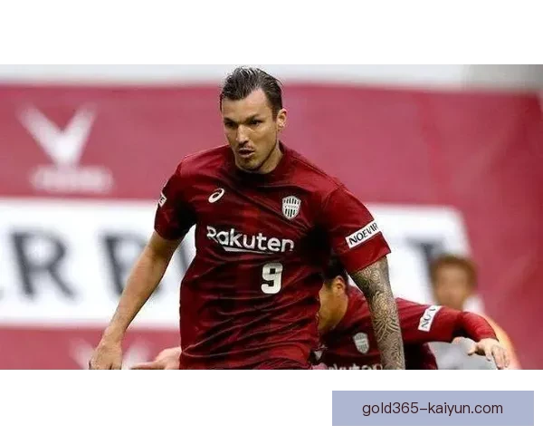 伊萨克职业生涯高光时刻，年轻前锋持续展现出色潜力，备受关注