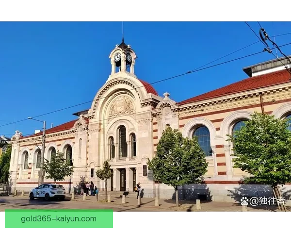 保加利亚索菲亚球场迎来新赛季，场地状态备受关注