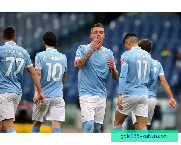 莱切关键球员状态回暖，近期表现逐步提升引人关注。