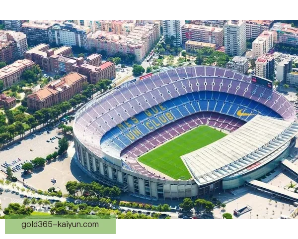 西甲诺坎普球场迎来新赛季，主场氛围值得关注